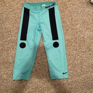 Nike cropped leggings